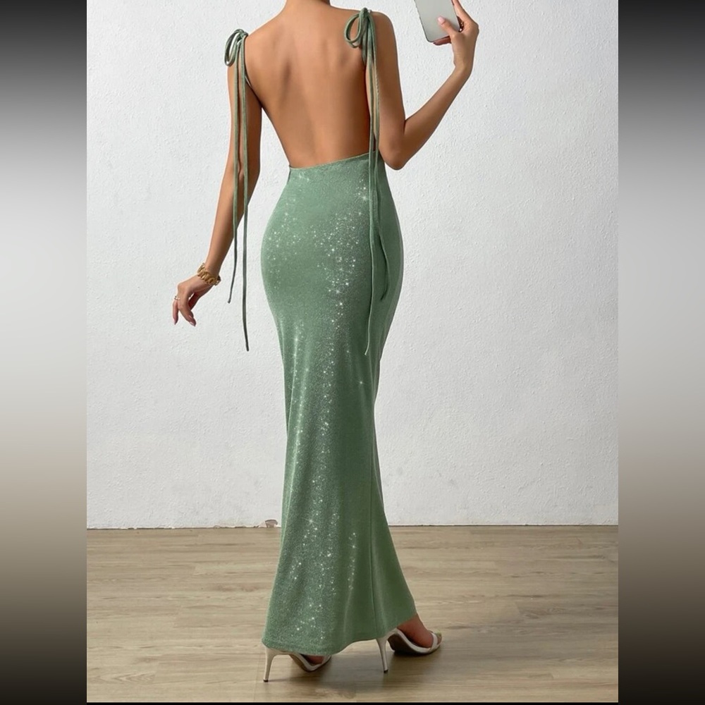 Backless formal dress